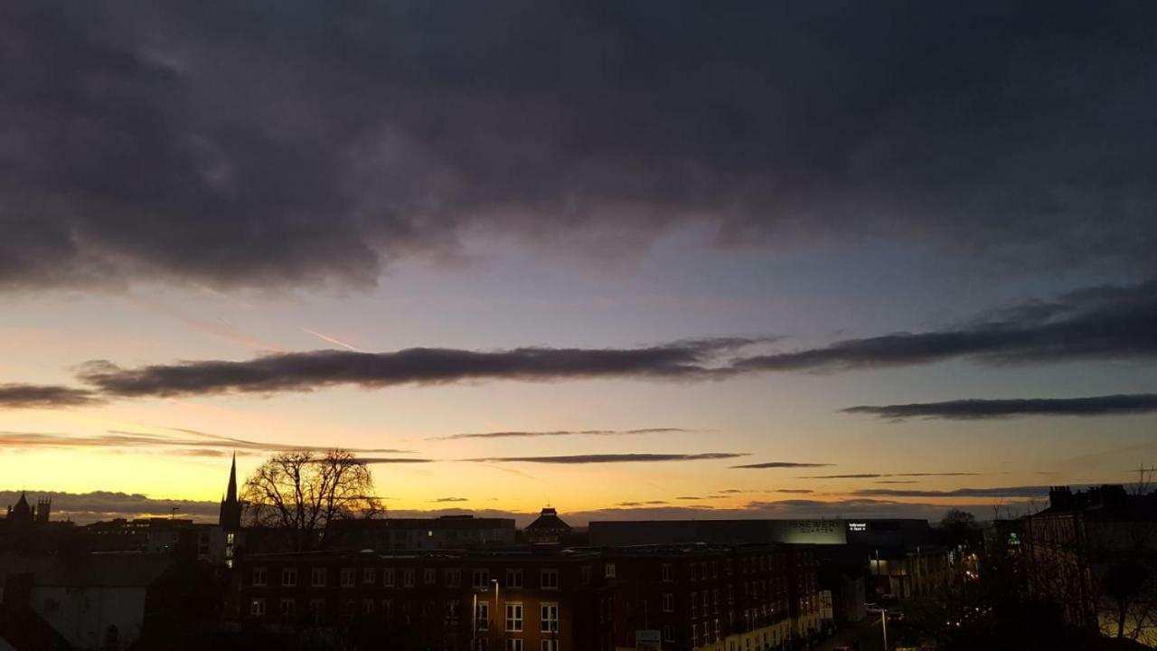 Central Penthouse With Hot Tub & Views 23 Cheltenham Exterior foto